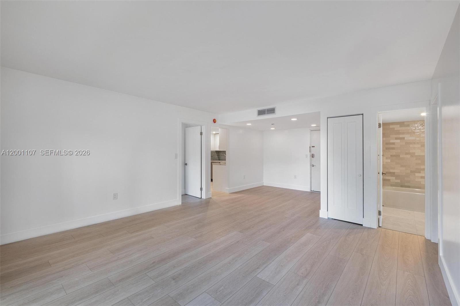 3582 NE 171st St # 207