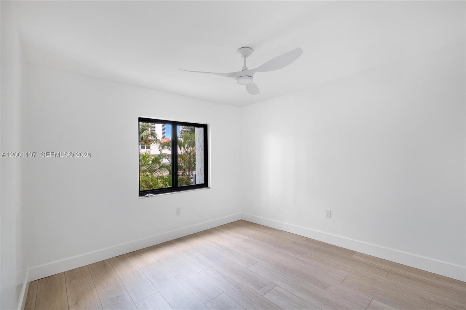 3582 NE 171st St # 207