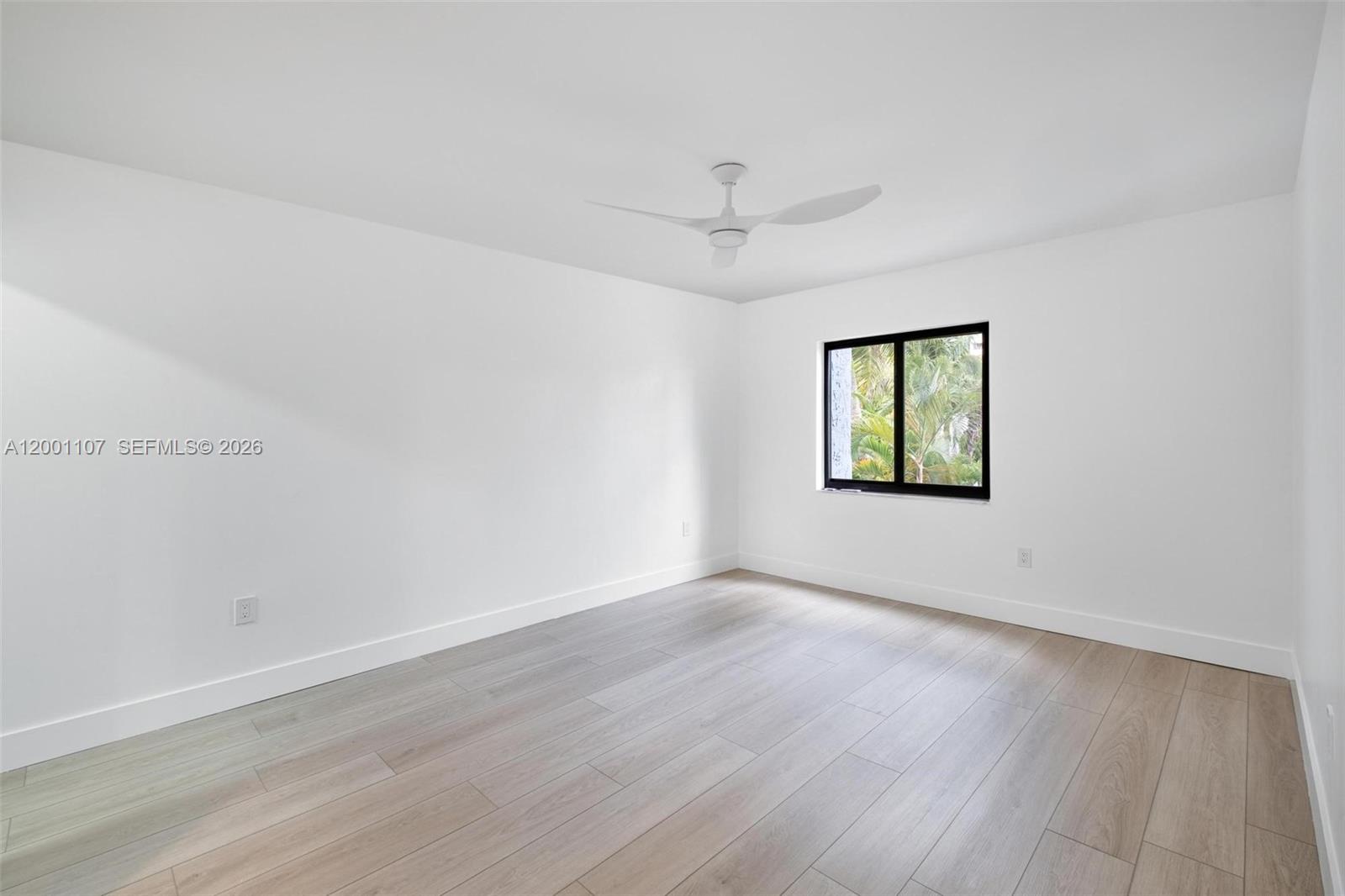 3582 NE 171st St # 207