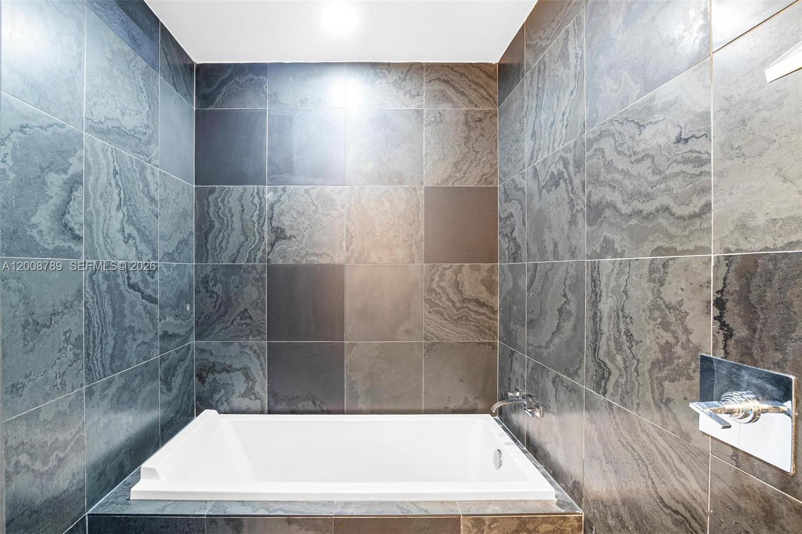 900 Biscayne Blvd # 2208