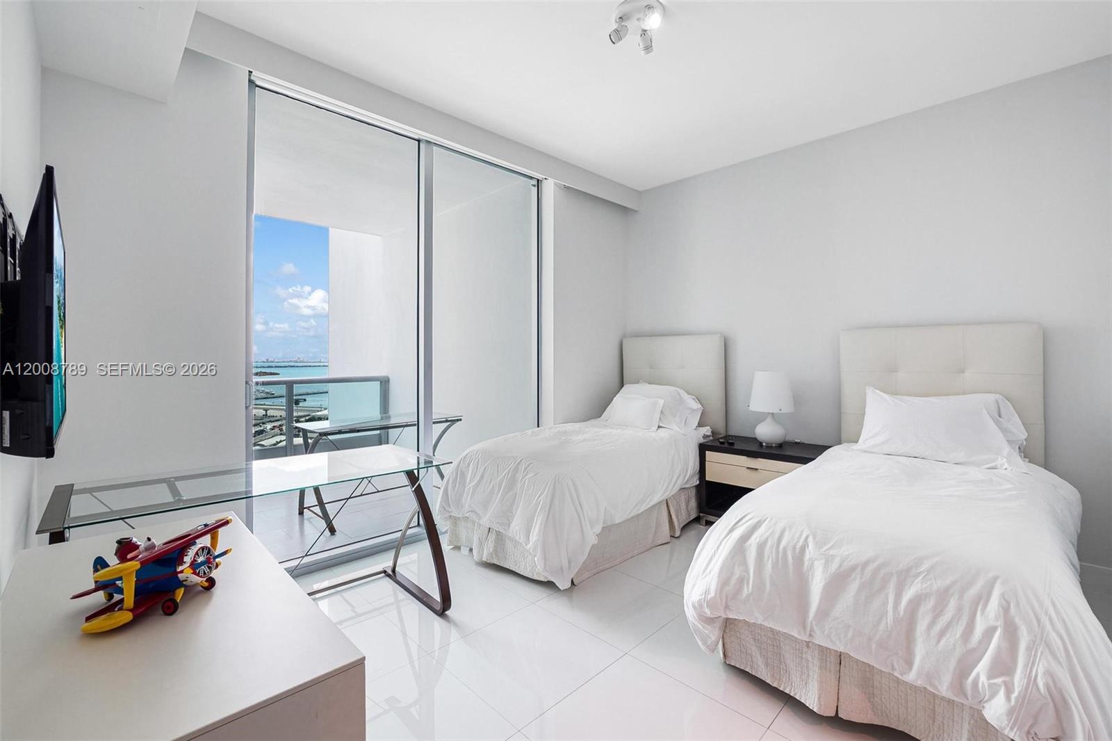 900 Biscayne Blvd # 2208