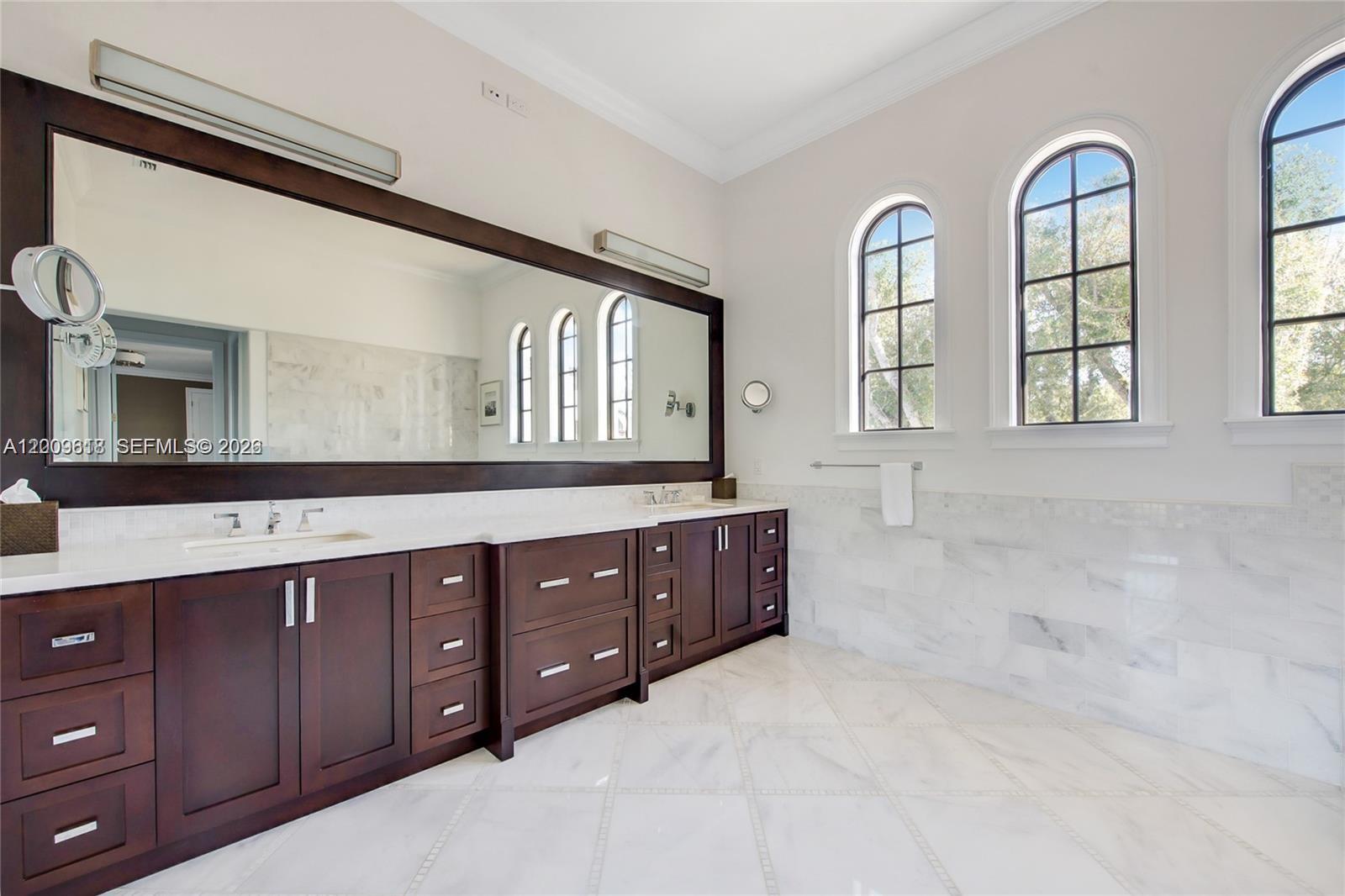 1151 S Alhambra Cir