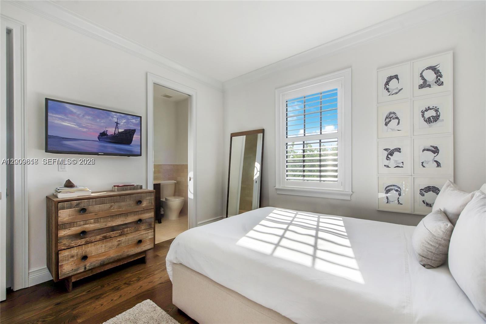 1151 S Alhambra Cir