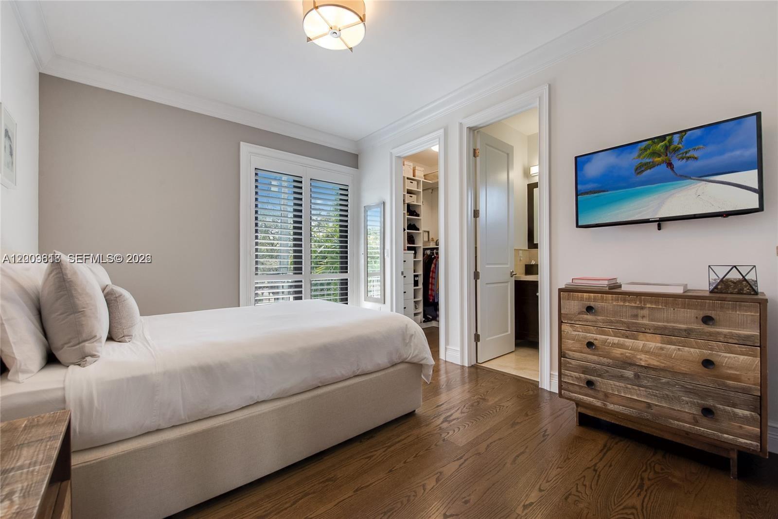 1151 S Alhambra Cir
