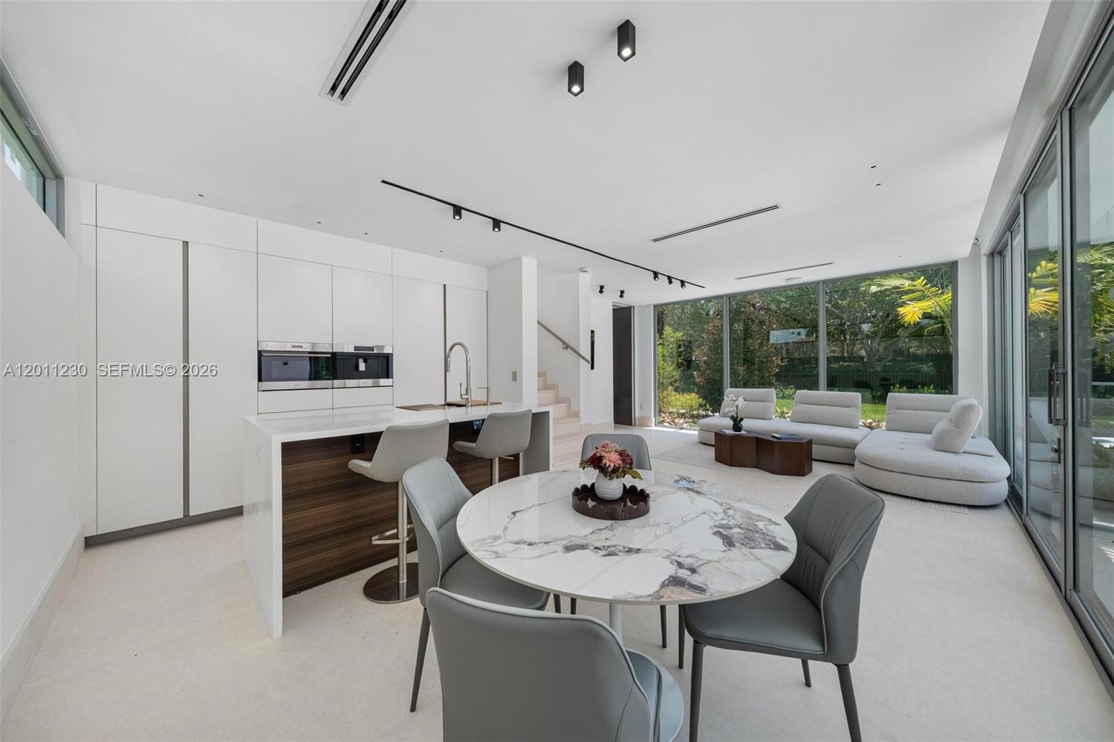 3280 Lake Ridge Lane