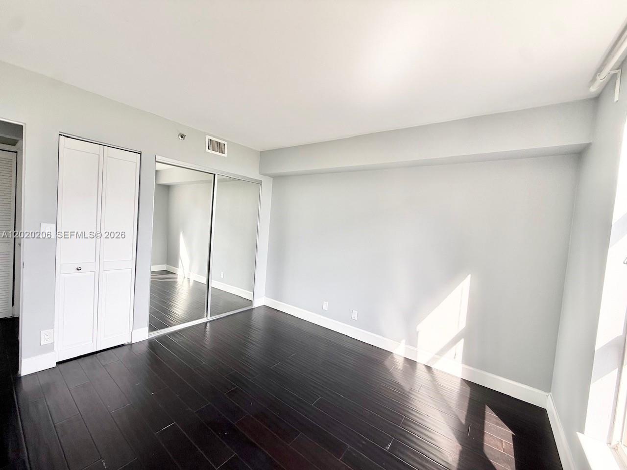 3600 Mystic Pointe Dr # 808