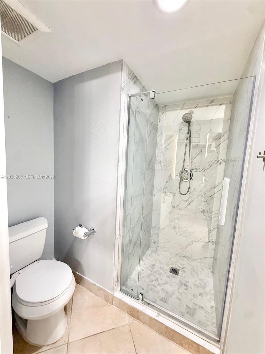 3600 Mystic Pointe Dr # 808