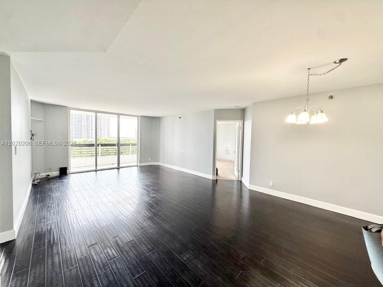 3600 Mystic Pointe Dr # 808