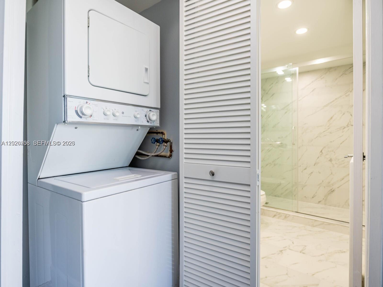 3600 Mystic Pointe Dr # 808