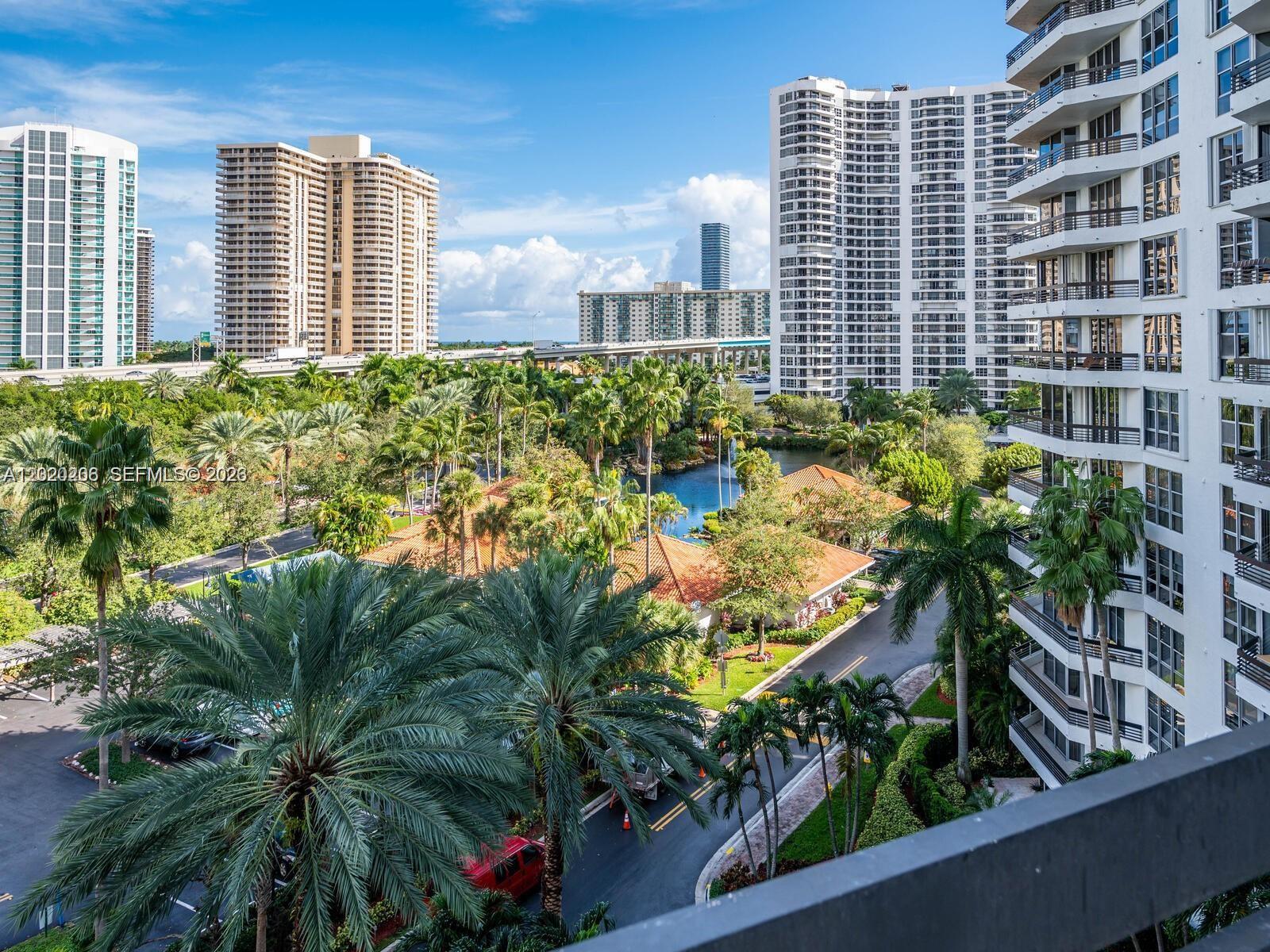 3600 Mystic Pointe Dr # 808