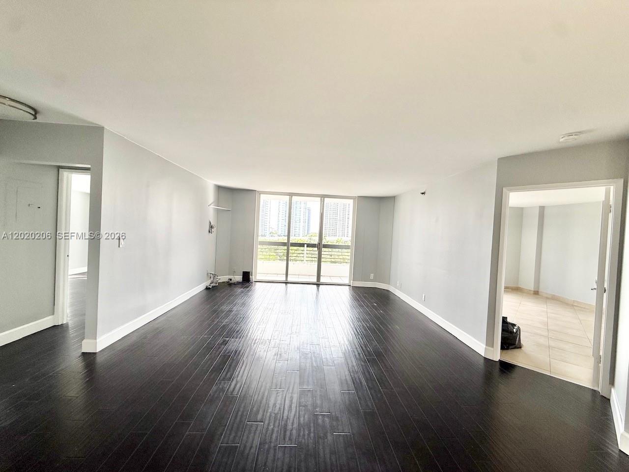 3600 Mystic Pointe Dr # 808