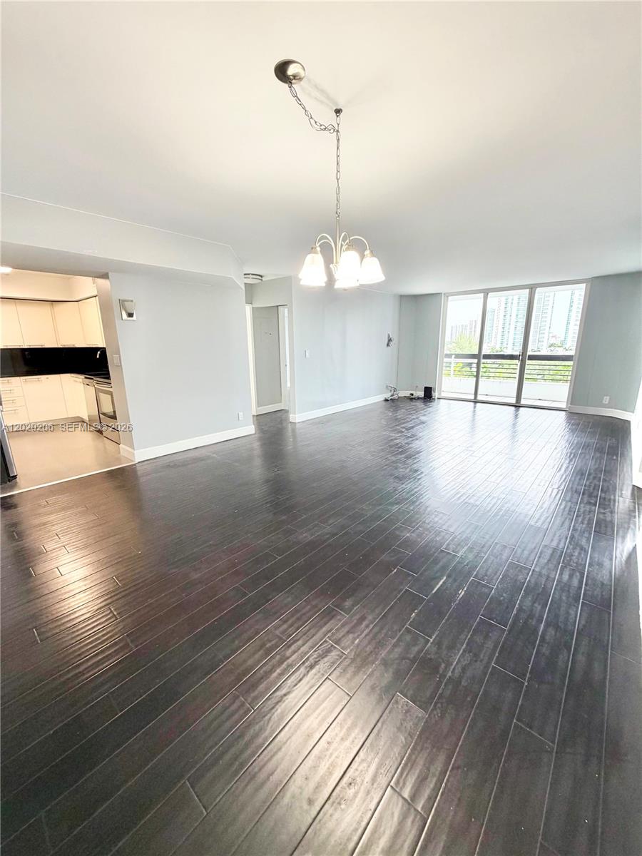 3600 Mystic Pointe Dr # 808