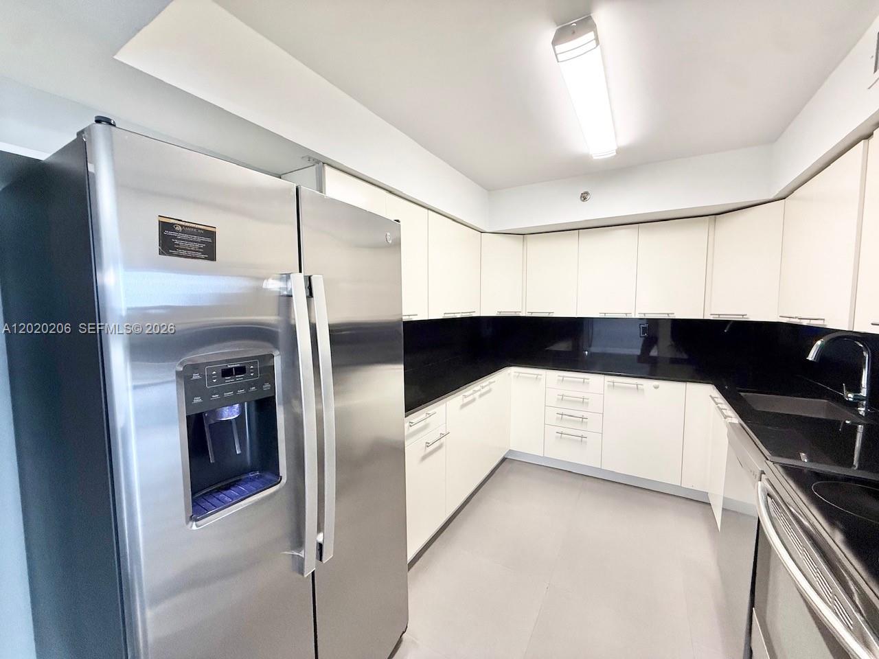 3600 Mystic Pointe Dr # 808