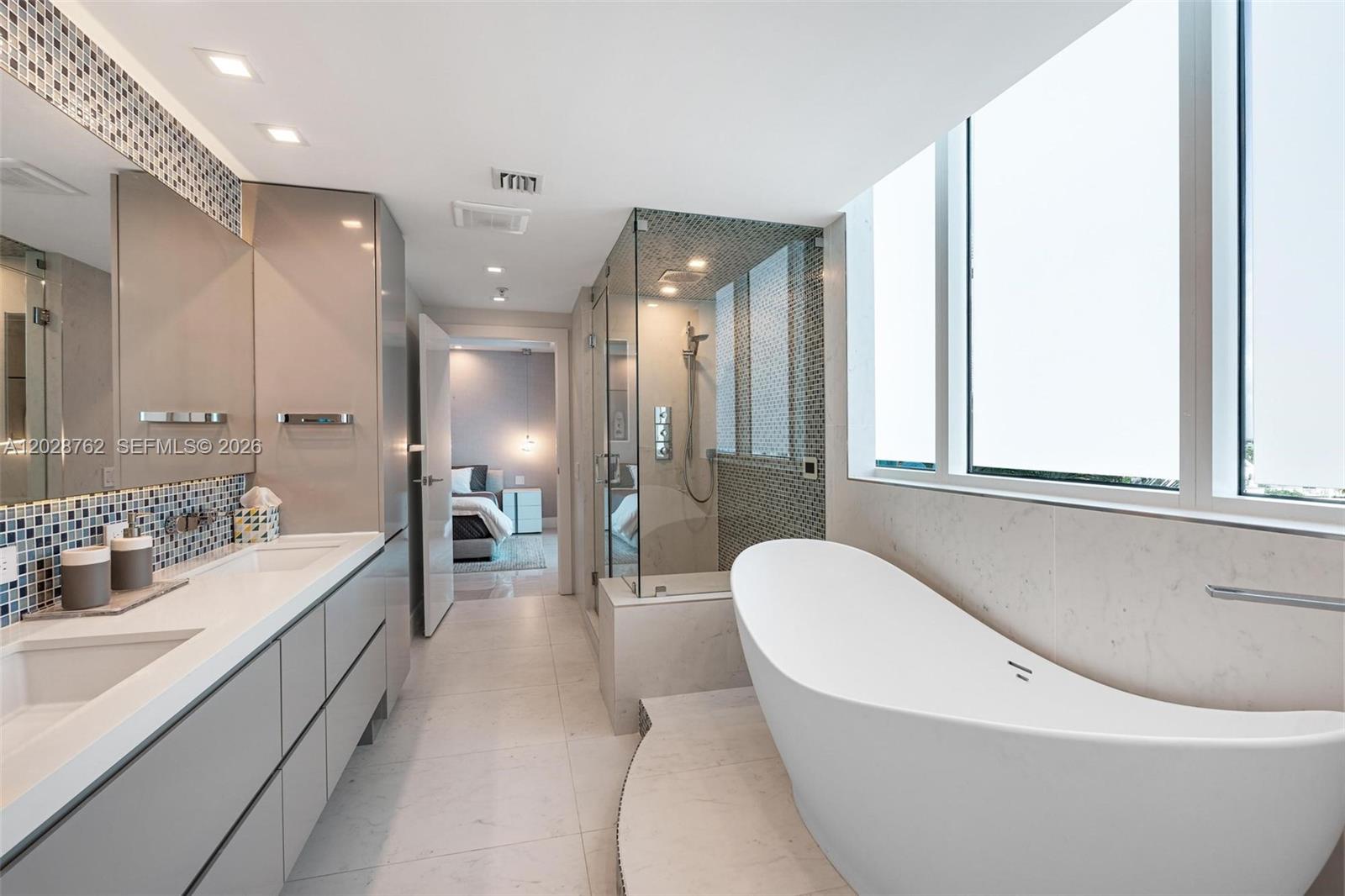 3801 Collins Ave # 703