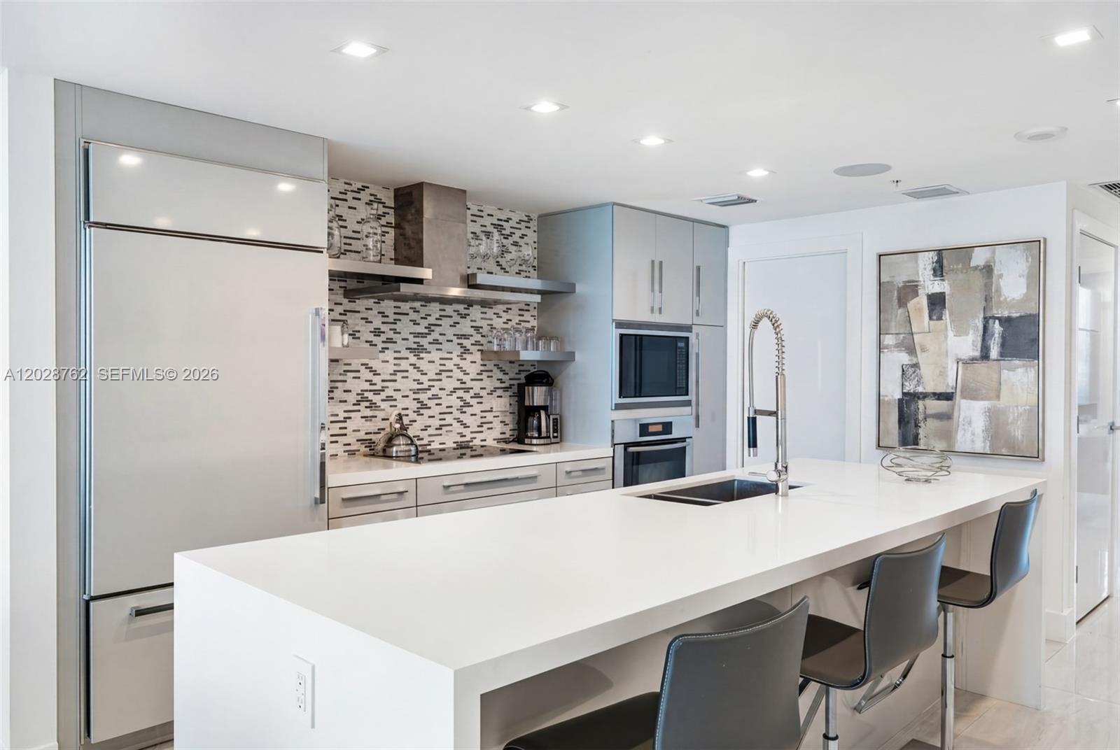 3801 Collins Ave # 703