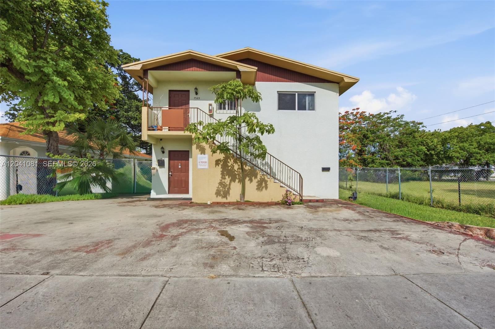 7521 NW 1st Ave # 7523