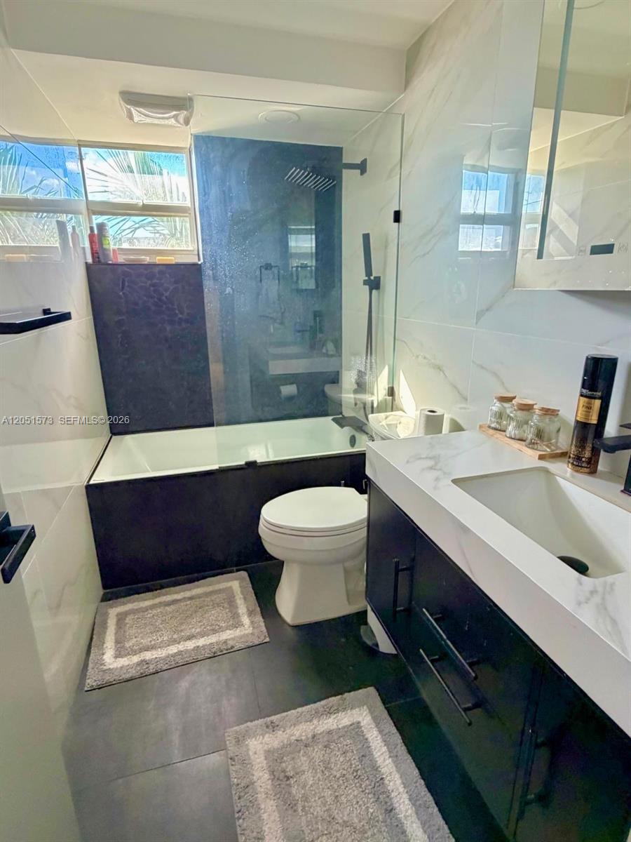3111 N Ocean Dr # 401