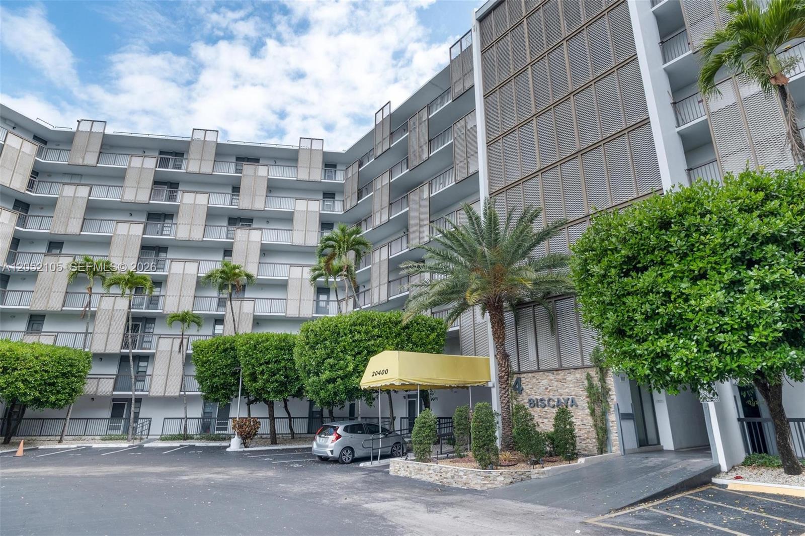20400 W Country Club Dr # 610