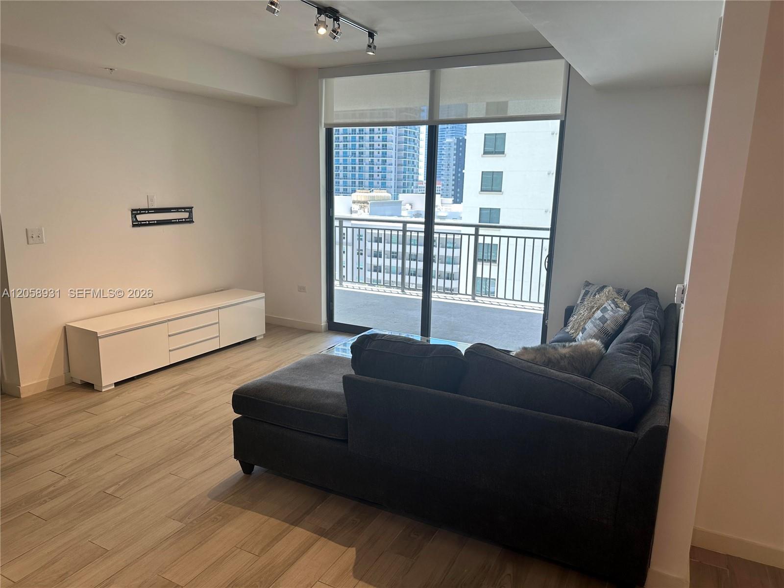 999 SW 1st Ave # 1716