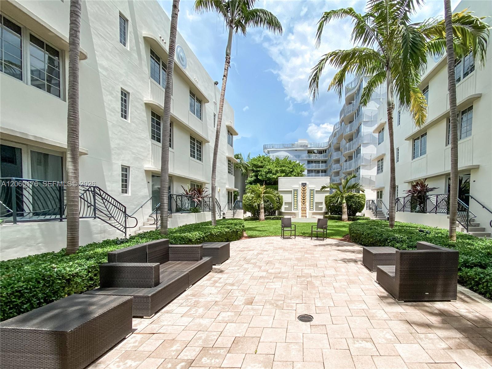 2155 Washington Ct # 504