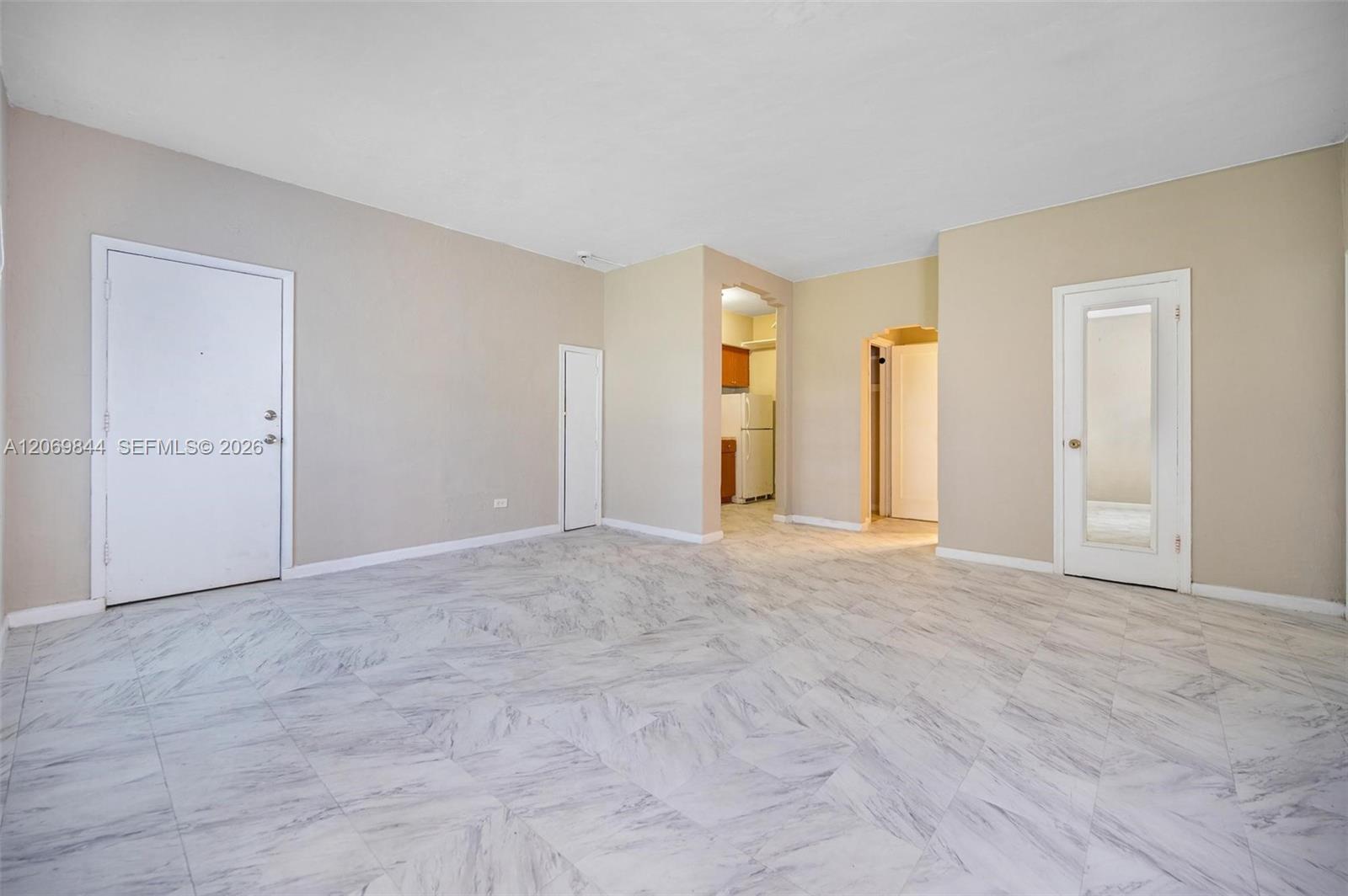 825 Alton Rd # 2