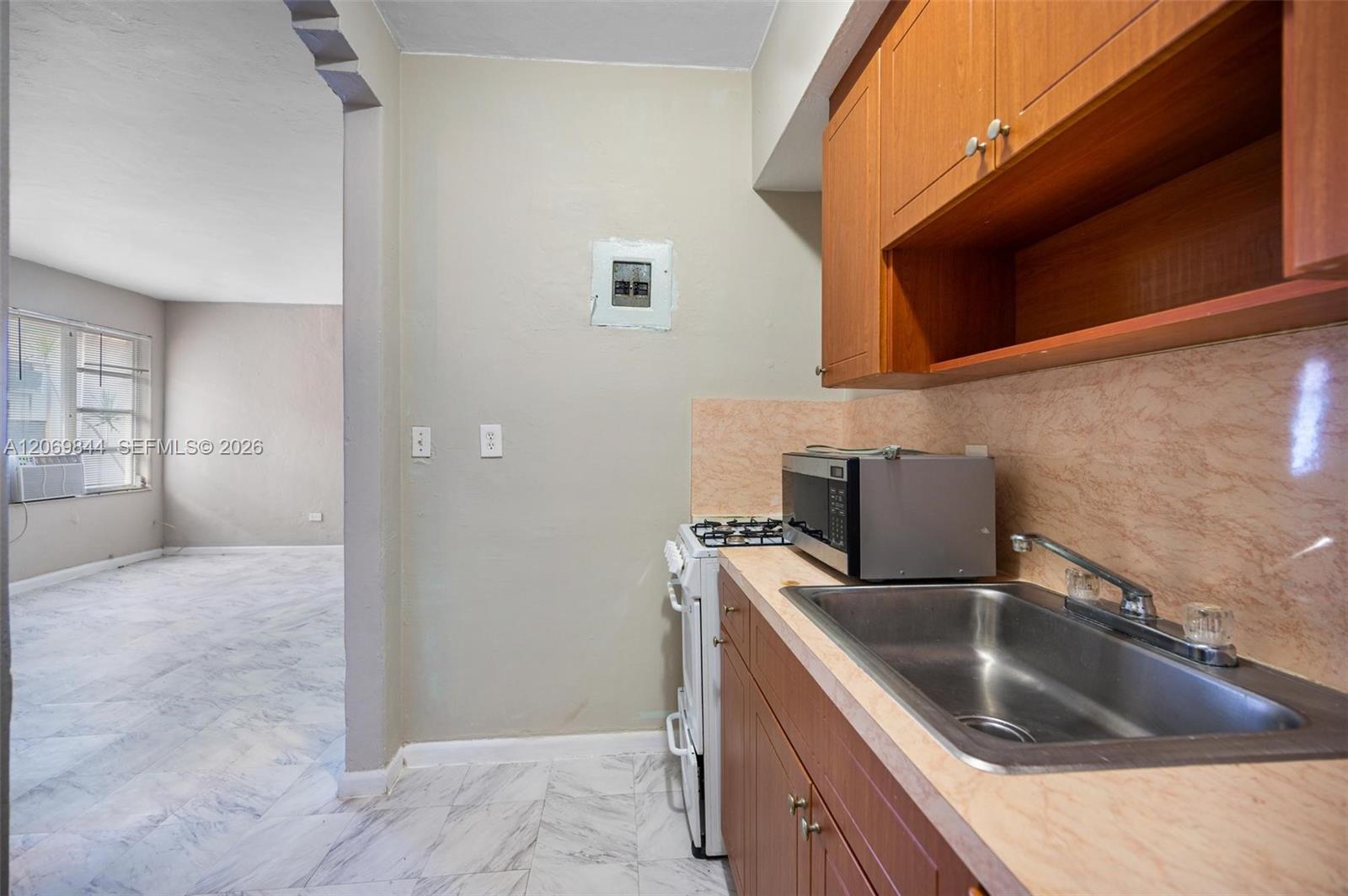 825 Alton Rd # 2