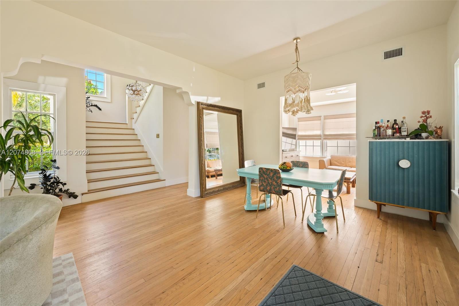 524 W 47th St