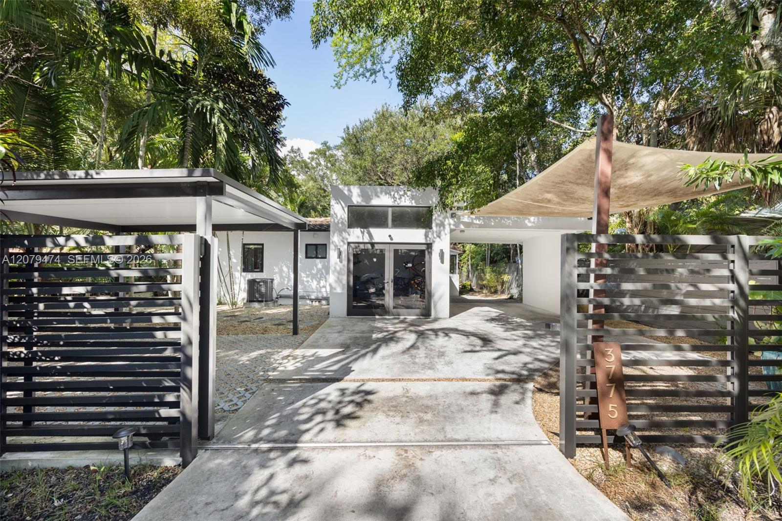 4165 Poinciana Ave