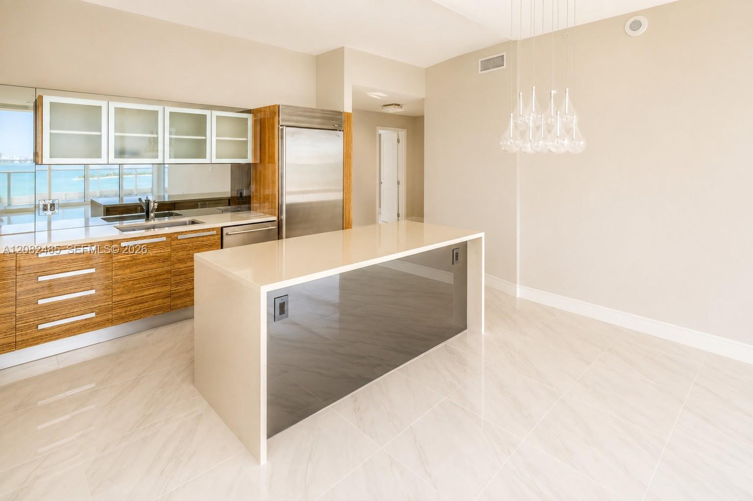 2020 N Bayshore Dr # 1710