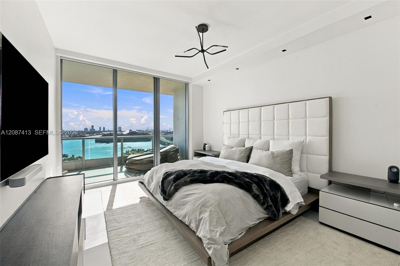 900 Biscayne Blvd # 2406