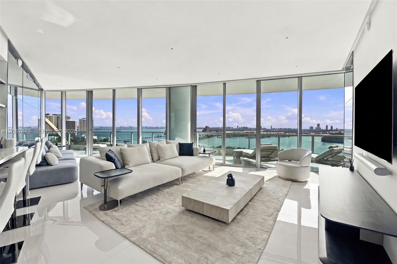 900 Biscayne Blvd # 2406