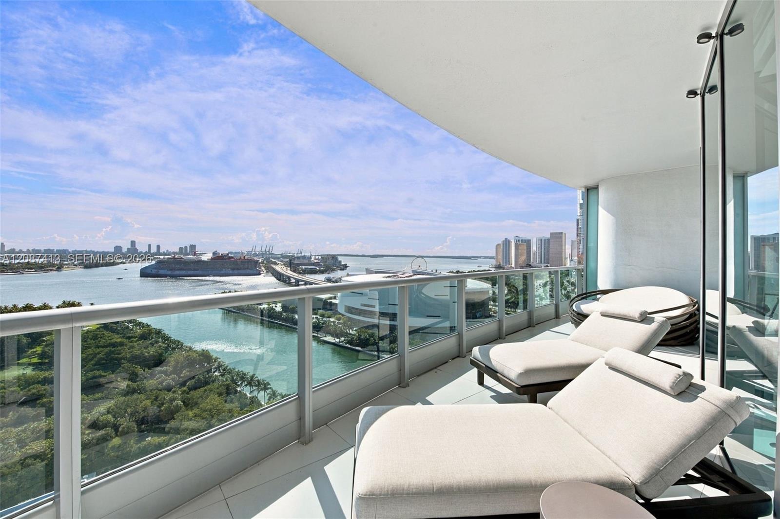 900 Biscayne Blvd # 2406