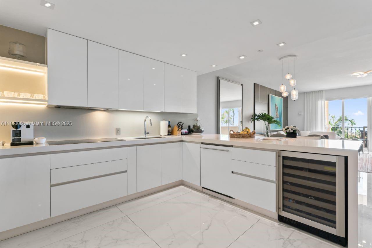 19143 Fisher Island Dr Unit: 19143