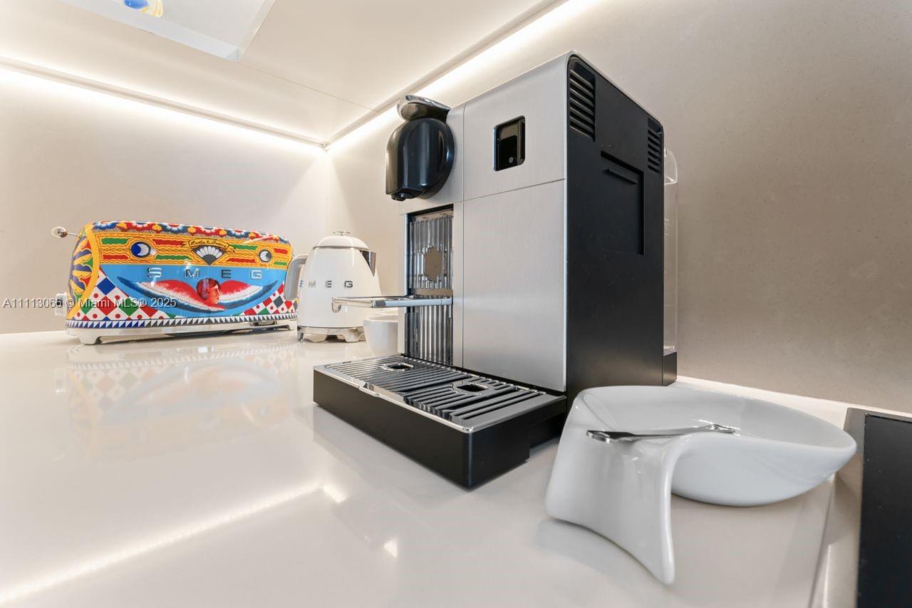 19143 Fisher Island Dr Unit: 19143