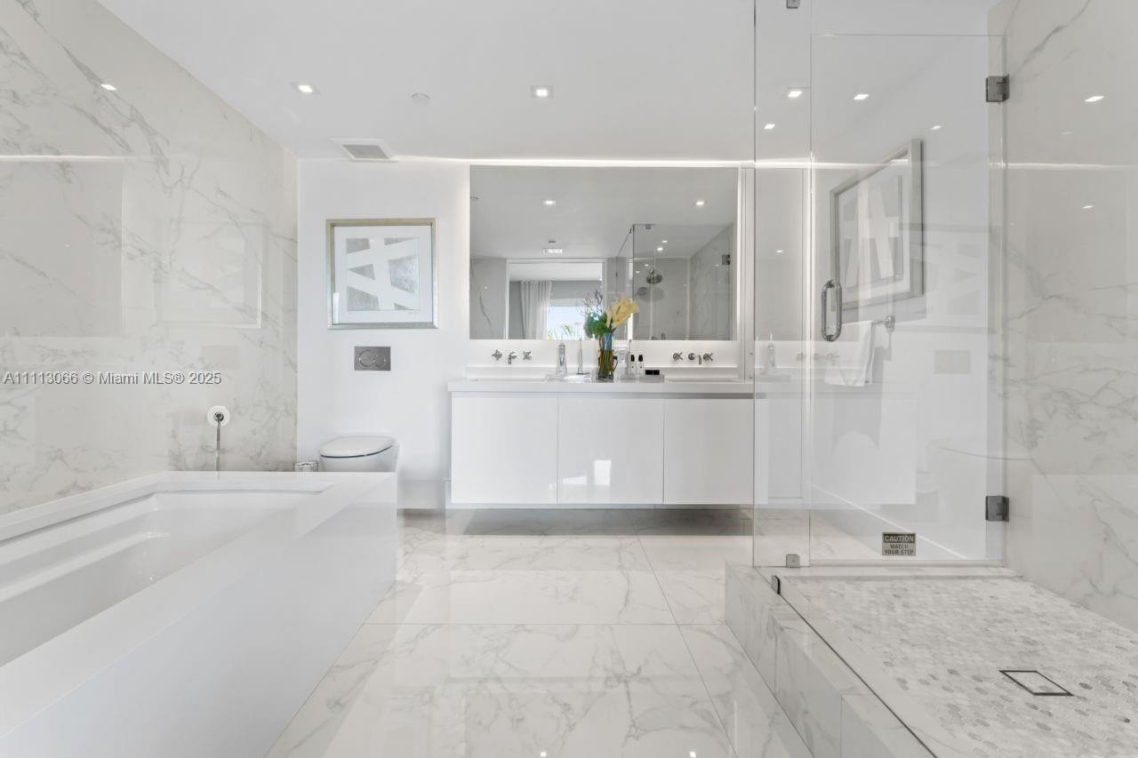 19143 Fisher Island Dr Unit: 19143