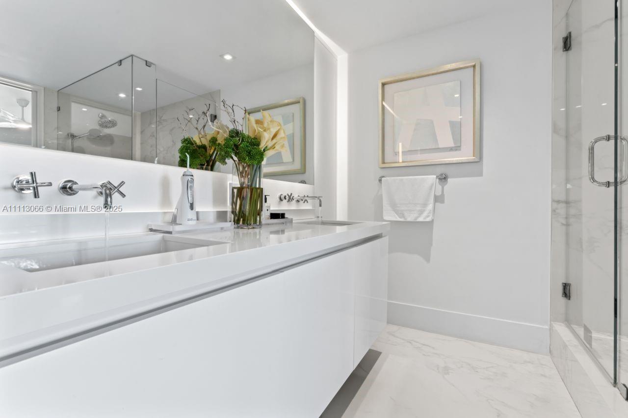 19143 Fisher Island Dr Unit: 19143