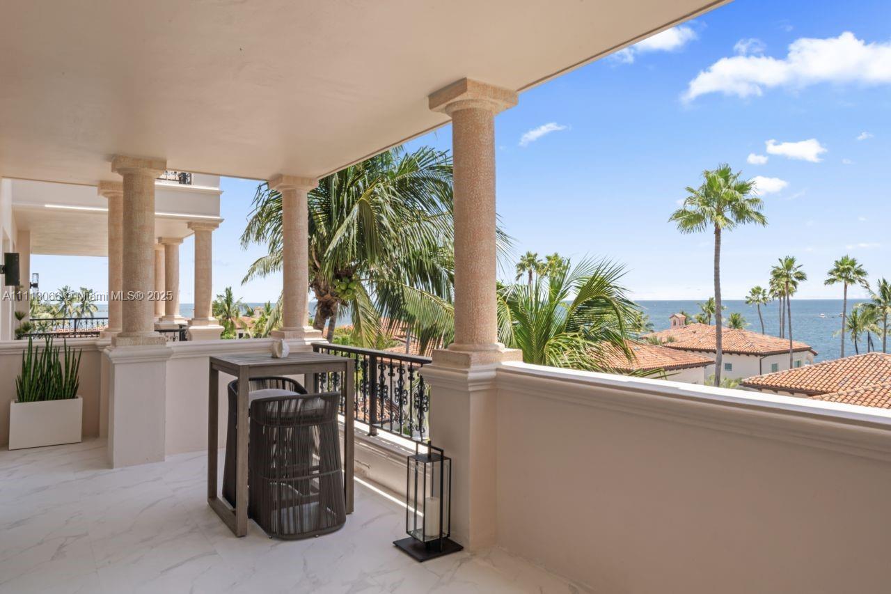 19143 Fisher Island Dr Unit: 19143