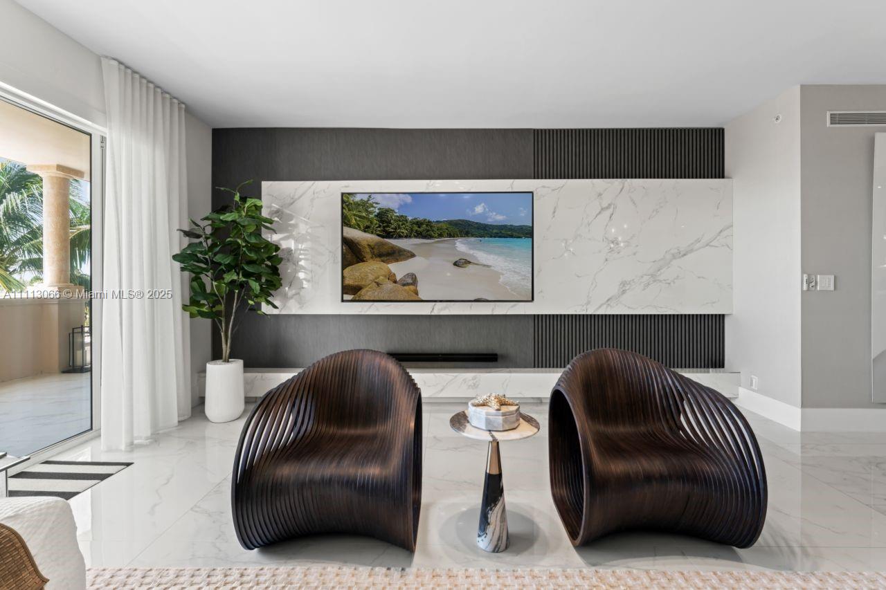19143 Fisher Island Dr Unit: 19143