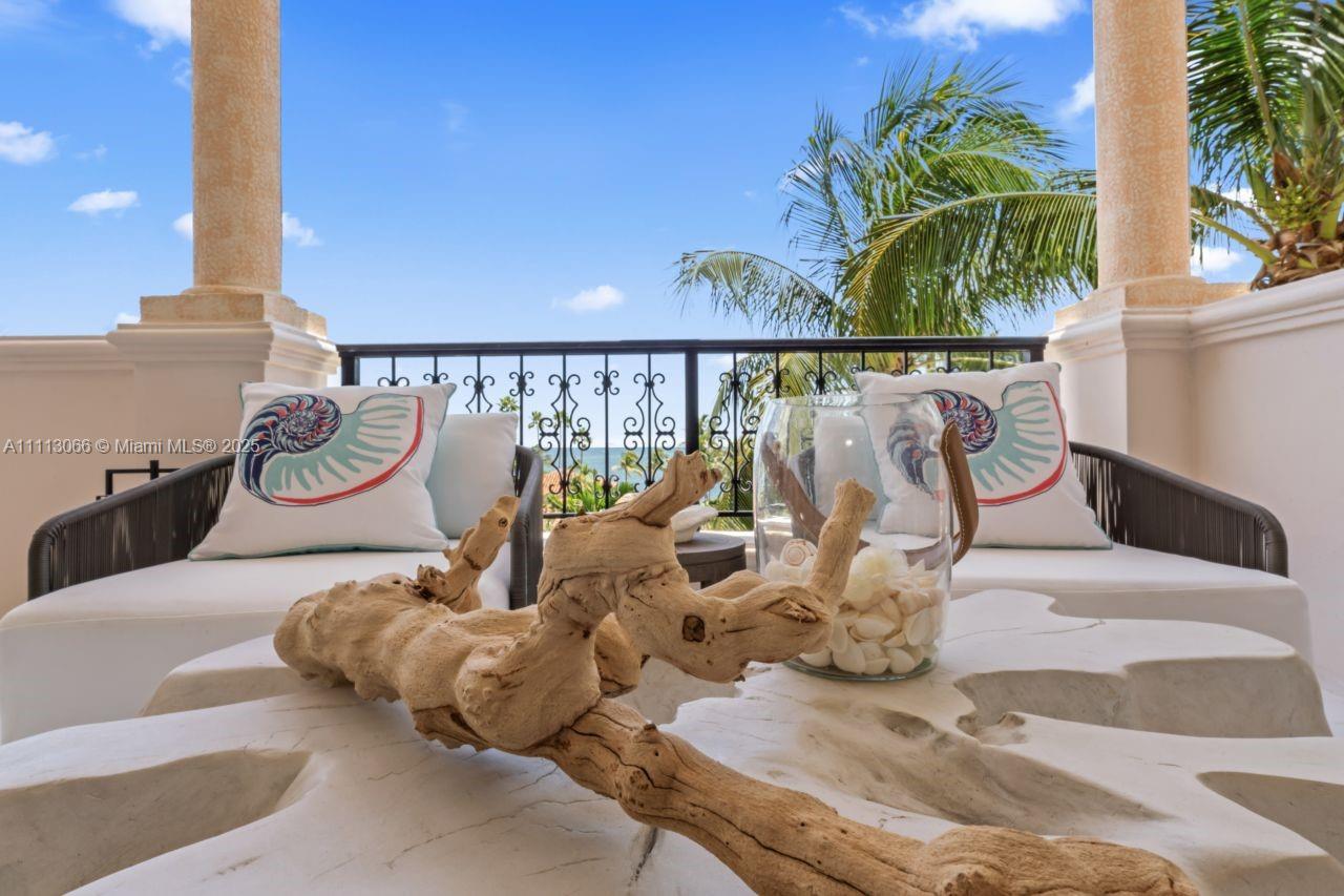 19143 Fisher Island Dr Unit: 19143