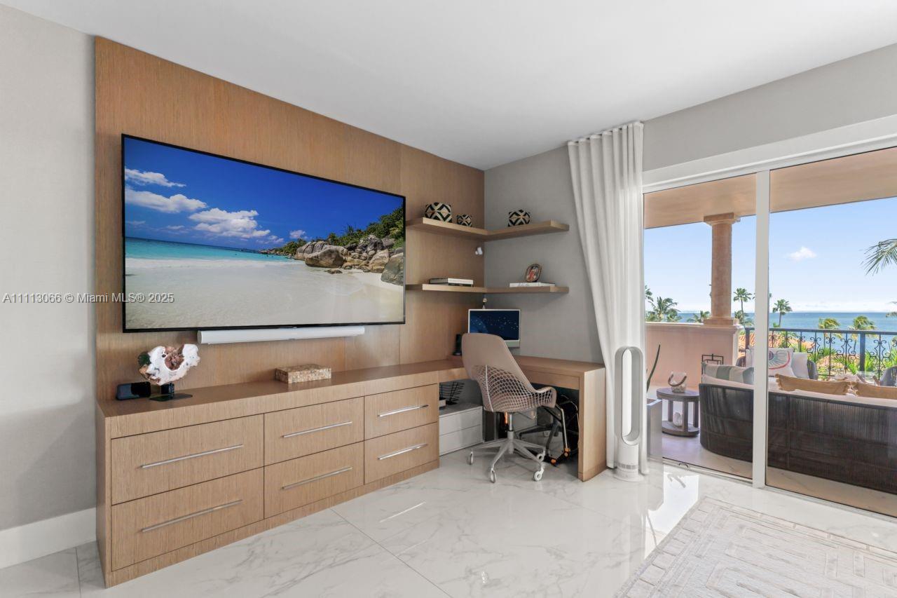 19143 Fisher Island Dr Unit: 19143