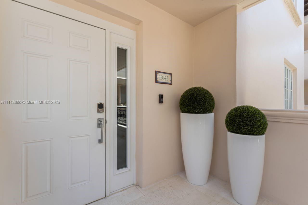 19143 Fisher Island Dr Unit: 19143
