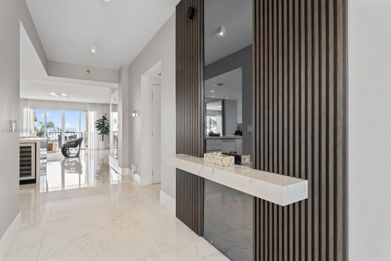 19143 Fisher Island Dr Unit: 19143