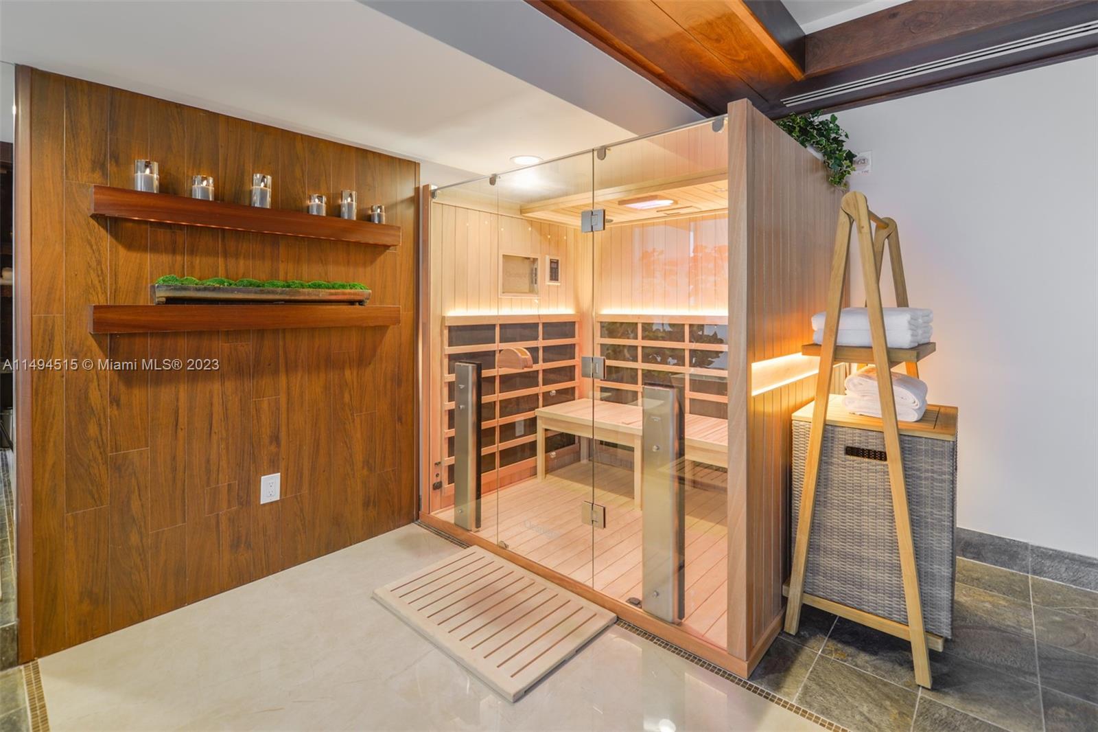 5875 Collins Ave # 1403