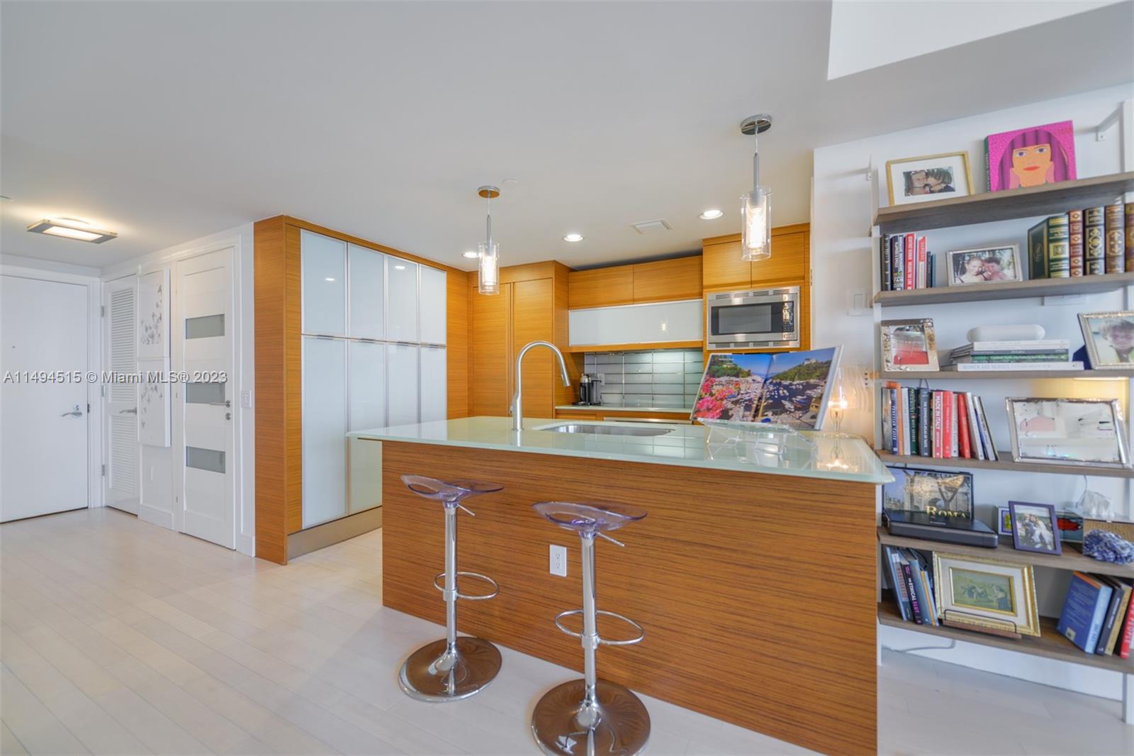 5875 Collins Ave # 1403