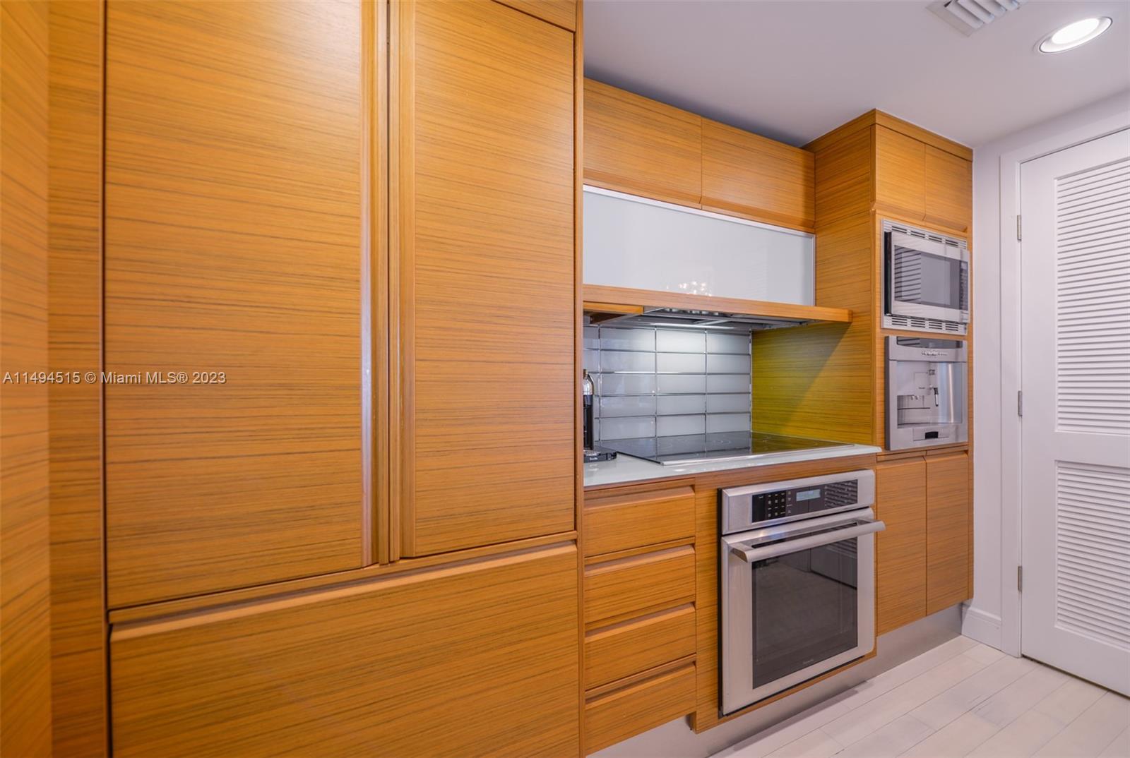 5875 Collins Ave # 1403
