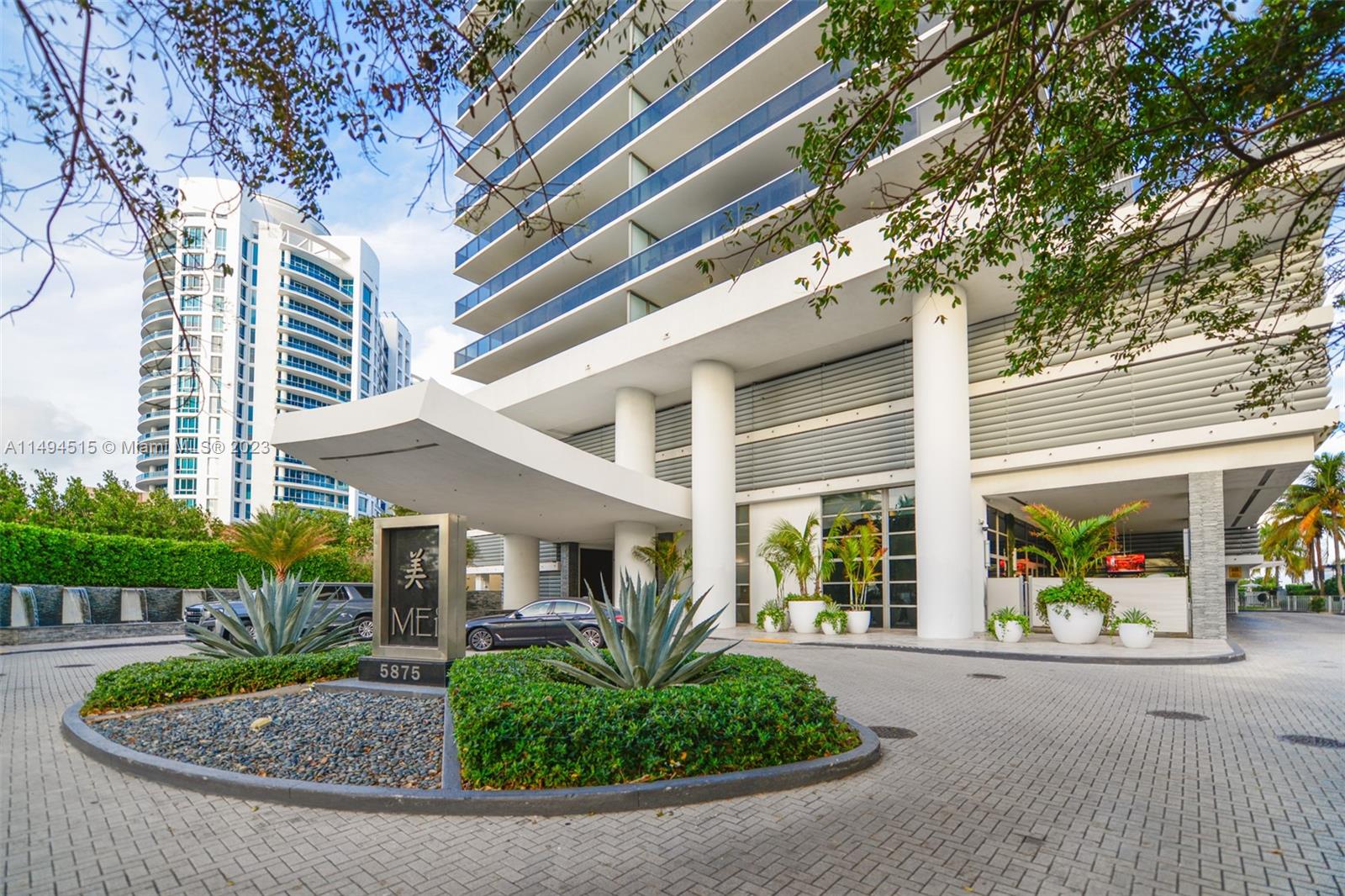 5875 Collins Ave # 1403