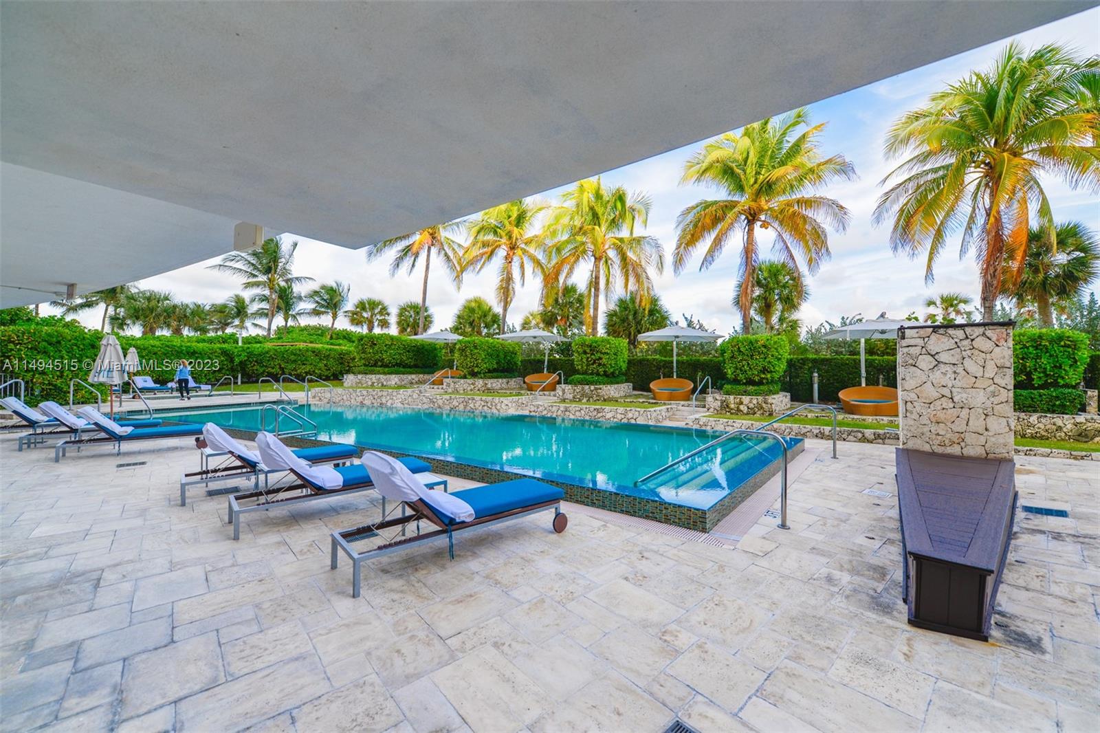 5875 Collins Ave # 1403