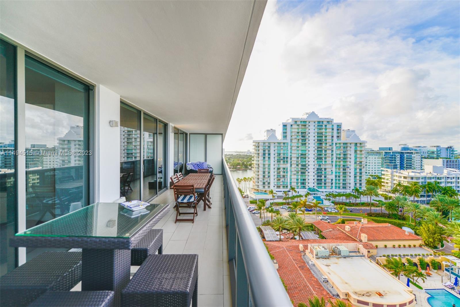 5875 Collins Ave # 1403