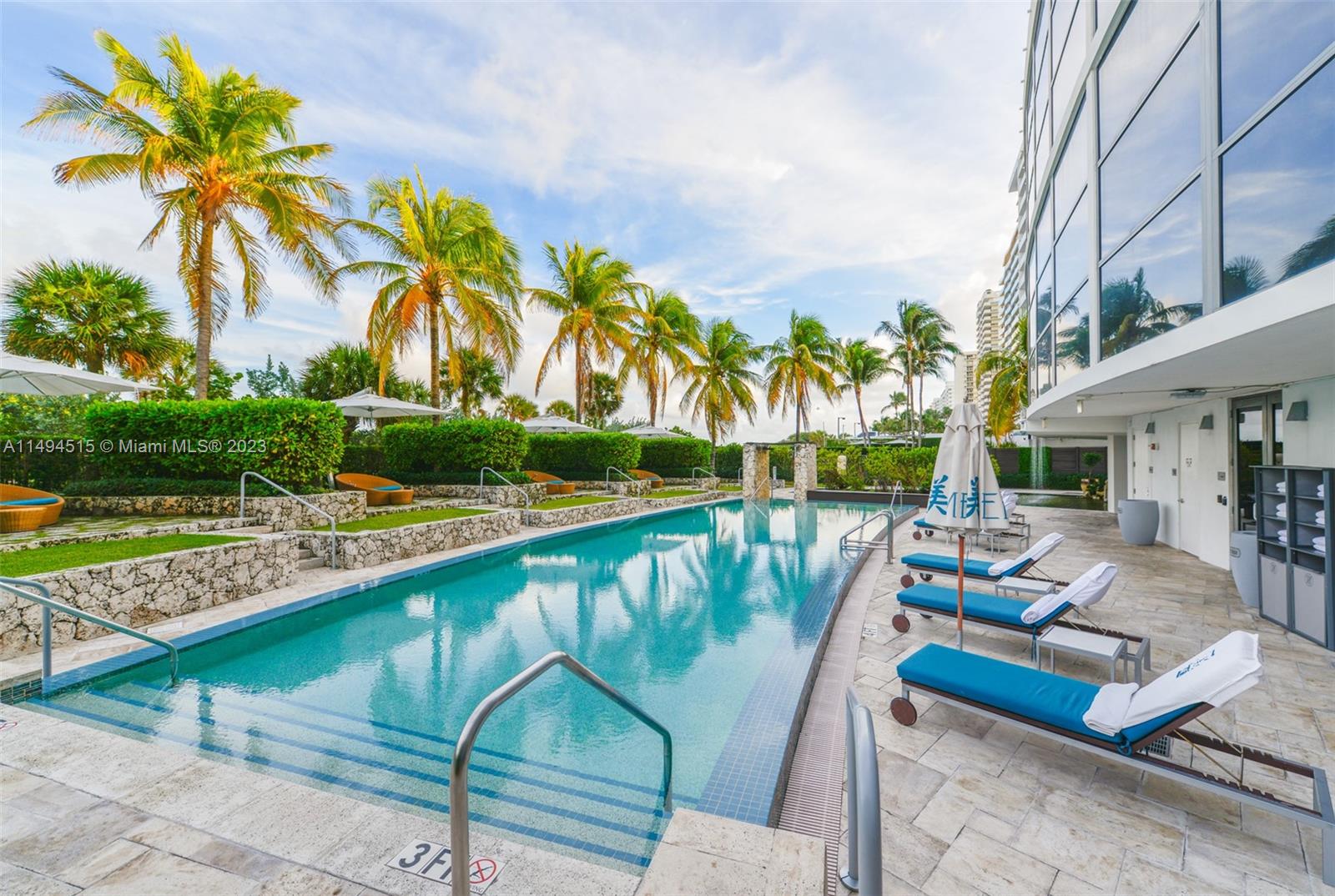 5875 Collins Ave # 1403