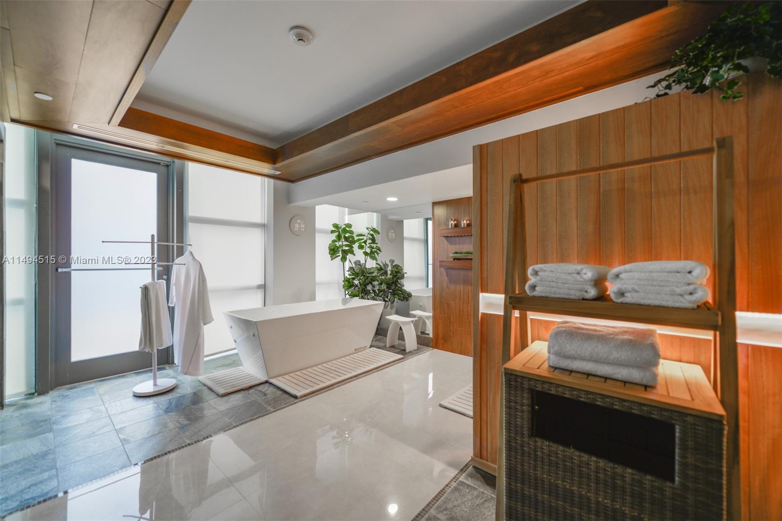 5875 Collins Ave # 1403